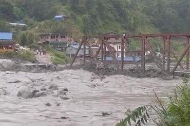बस्ती जोगाउन सरकारले सहयोग नगरेको बाढी प्रभावितको गुनासो